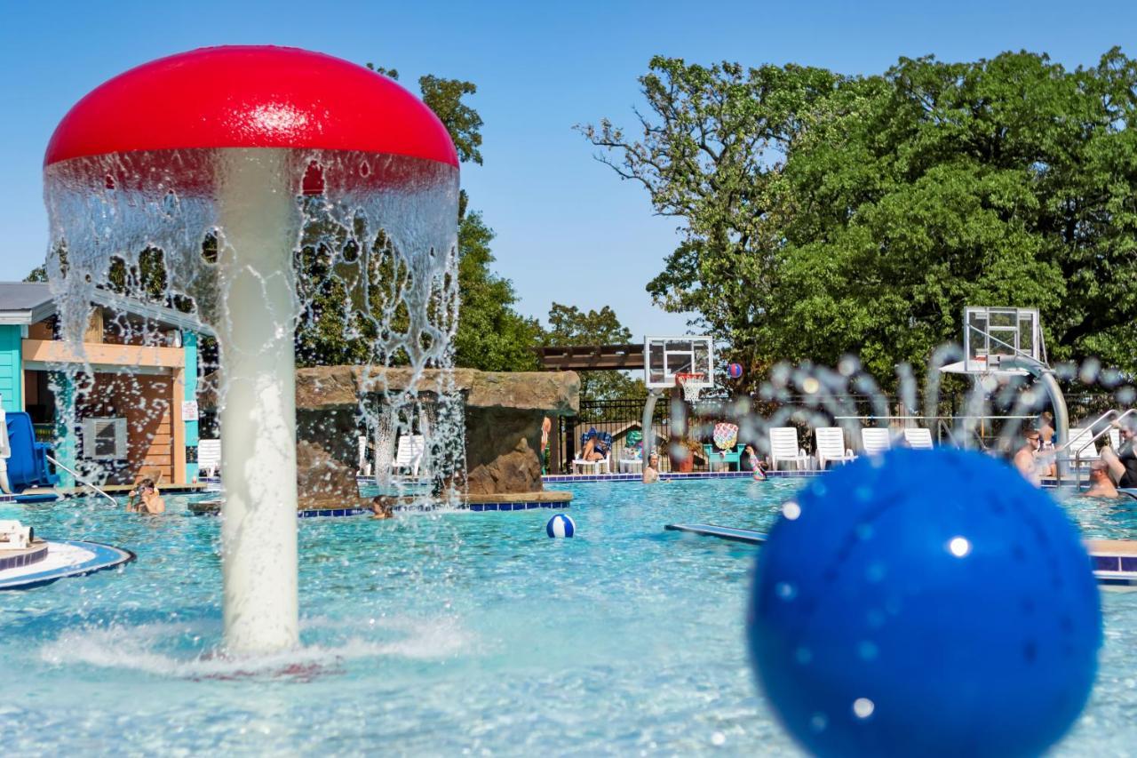 Arnolds Park Bridges Bay Resort מראה חיצוני תמונה